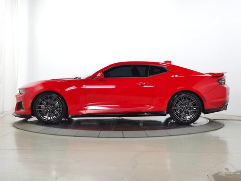 Used 2020 Chevrolet Camaro ZL1 RWD image 5
