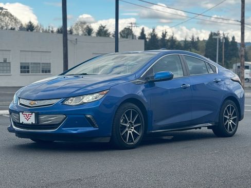 Used 2017 Chevrolet Volt Premier w/ Driver Confidence II Package image 2