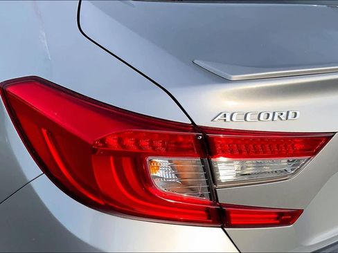 Used 2018 Honda Accord Sport image 27