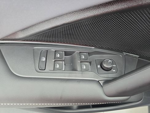 New 2026 Volkswagen Tiguan SE R-Line FWD image 25