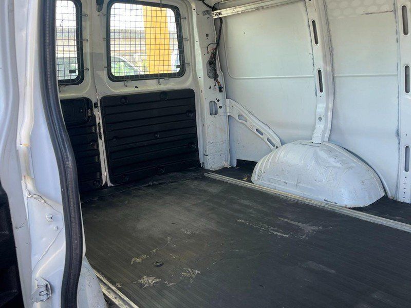 Used 2015 Chevrolet Express 2500 RWD image 7