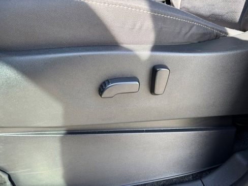 Used 2023 Nissan Frontier SV w/ Midnight Edition Package image 11