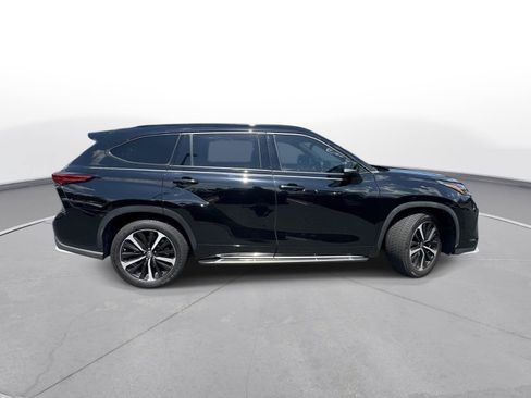 Used 2022 Toyota Highlander XSE FWD image 5