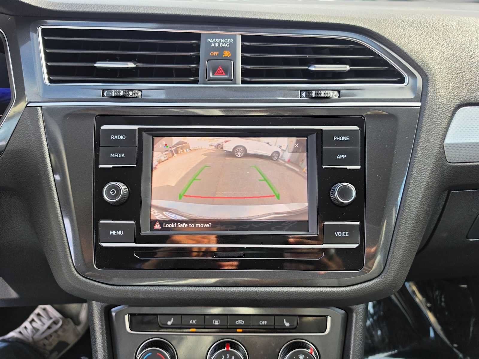 Used 2022 Volkswagen Tiguan S FWD image 30