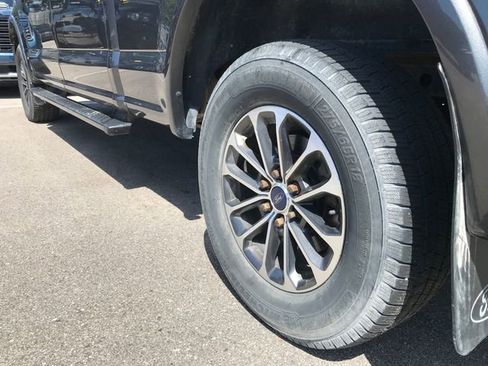 Used 2018 Ford F150 XLT w/ Equipment Group 302A Luxury AWD/4WD image 12