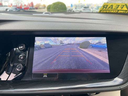 Used 2022 Buick Envision Essence w/ Safety Package image 21