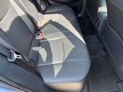 Used 2022 Toyota Corolla Cross XLE w/ Convenience Package AWD/4WD image 18