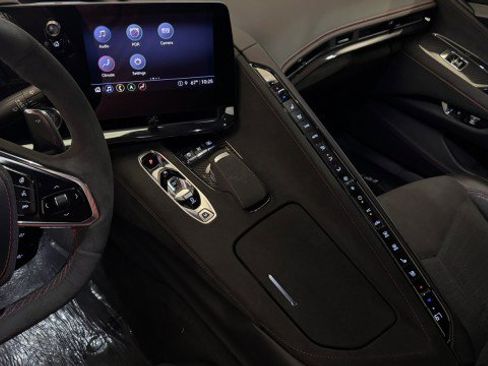 Used 2023 Chevrolet Corvette 3LT w/ Z51 Performance Package image 4
