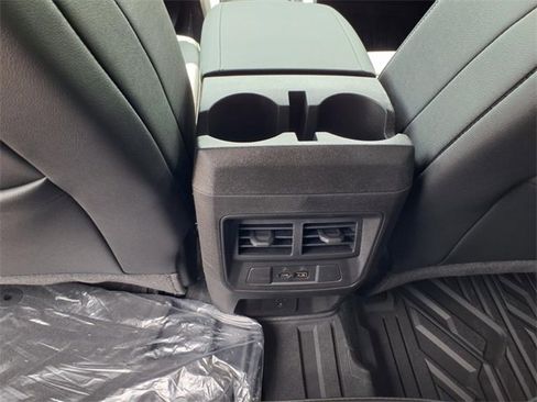 New 2025 Chevrolet Colorado LT w/ LT Convenience Package image 16