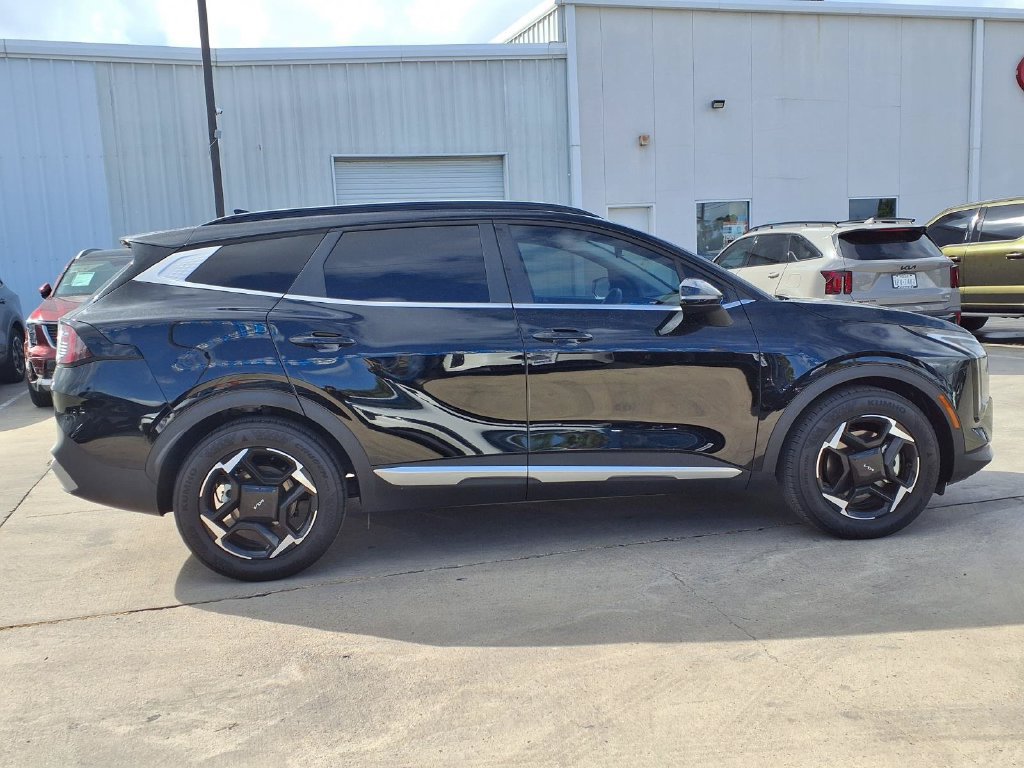 Certified 2026 Kia Sportage EX w/ EX Panorama Roof Package FWD image 9