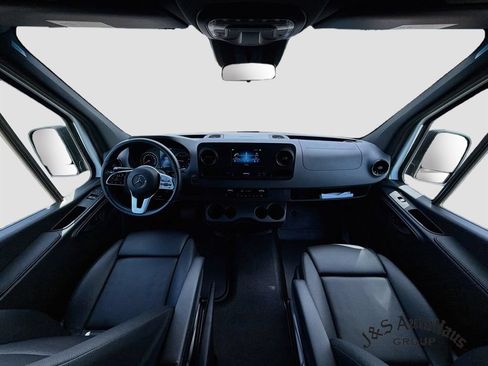 Used 2022 Mercedes-Benz Sprinter 2500 image 24