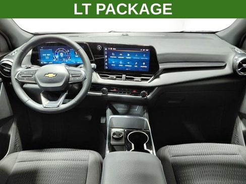 Used 2026 Chevrolet Equinox LT AWD/4WD image 2