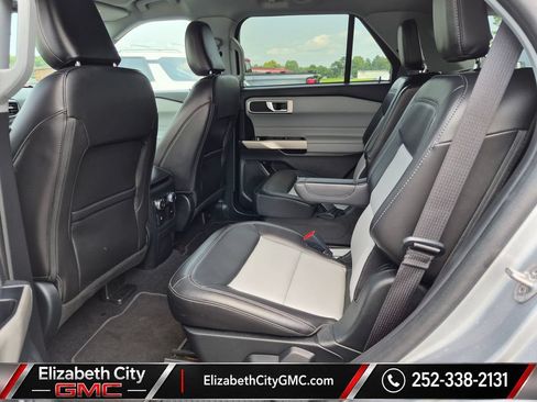 Used 2022 Ford Explorer XLT w/ Equipment Group 202A AWD/4WD image 21