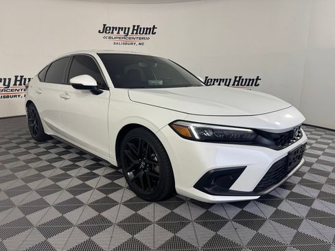 Used 2023 Honda Civic Sport Touring image 6