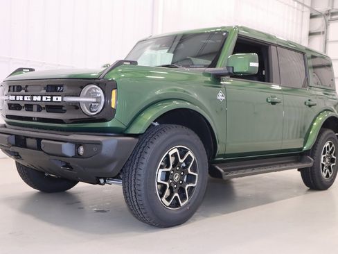 New 2025 Ford Bronco Outer Banks image 4