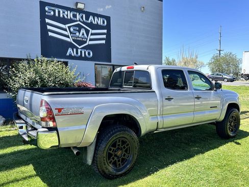 Used 2014 Toyota Tacoma 4x4 Double Cab w/ SR5 Package image 7