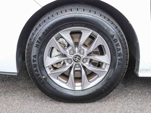 Used 2024 Toyota Sienna LE image 12