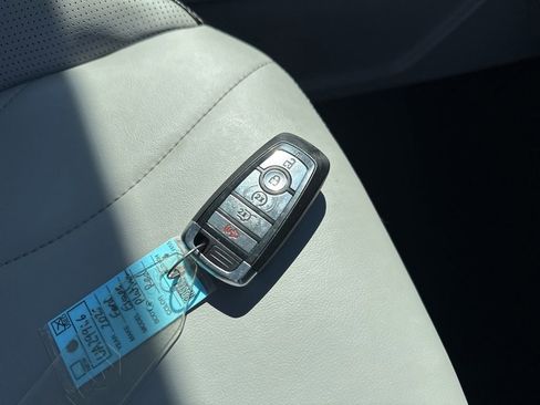 Used 2025 Ford Escape Platinum w/ Premium Technology Package AWD/4WD image 42