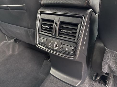 Used 2025 Subaru Forester Touring AWD/4WD image 50