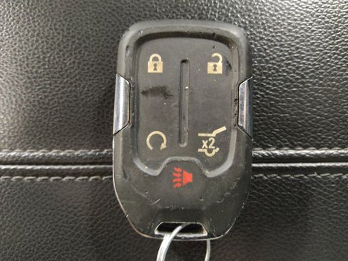 Used 2022 GMC Terrain SLE w/ Driver Convenience Package FWD image 32