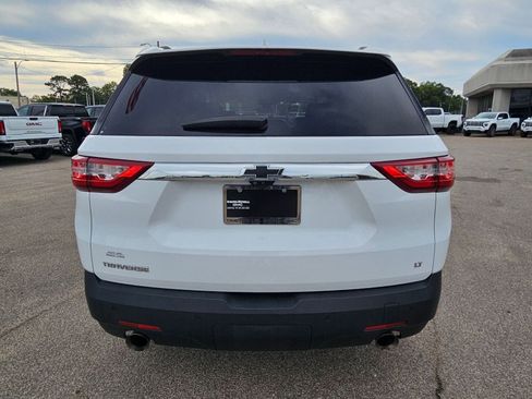Used 2021 Chevrolet Traverse LT w/ LT Premium Package image 5