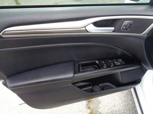 Used 2020 Ford Fusion SEL FWD image 25