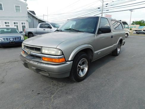 Used 2000 Chevrolet S10 Pickup LS w/ Preferred Equipment Group RWD image 1