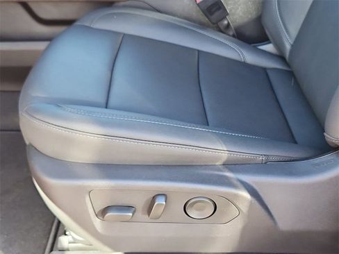 New 2025 GMC Sierra 2500 SLT w/ SLT Premium Package image 17