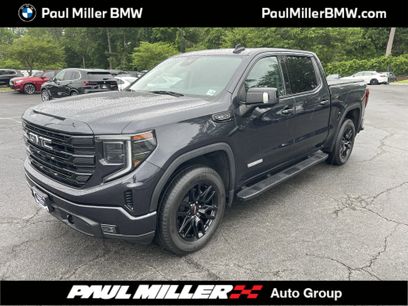 Used 2023 GMC Sierra 1500 Elevation w/ Elevation Premium Package