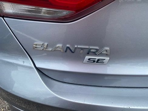 Used 2017 Hyundai Elantra SE FWD image 27