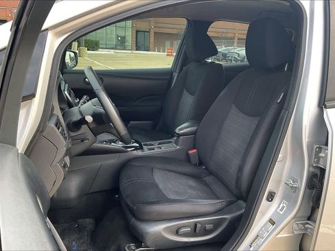 Used 2018 Nissan Leaf SV w/ SV Technology Package image 11