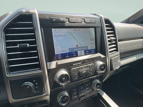 Used 2021 Ford F450 Platinum w/ FX4 Off-Road Package AWD/4WD image 22