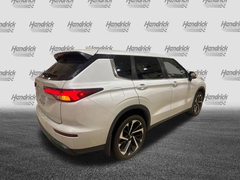 Used 2022 Mitsubishi Outlander ES FWD image 6