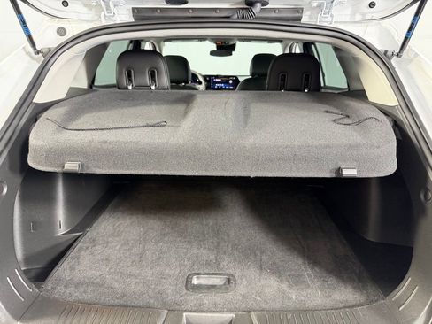Used 2025 Chevrolet Trax LT FWD image 27