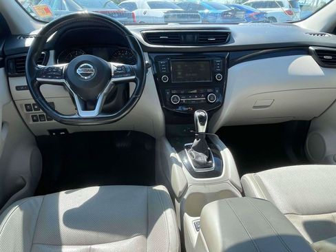 Used 2021 Nissan Rogue Sport SL AWD/4WD image 16