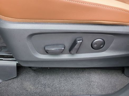 New 2026 Nissan Pathfinder Platinum image 13