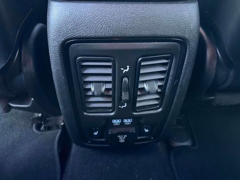 Used 2024 Dodge Durango GT AWD/4WD image 14