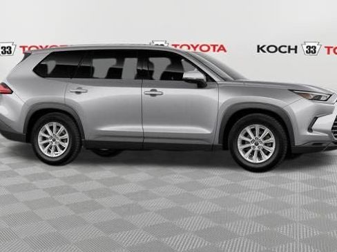 New 2026 Toyota Grand Highlander XLE image 18