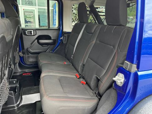 Used 2018 Jeep Wrangler Unlimited Rubicon AWD/4WD image 16