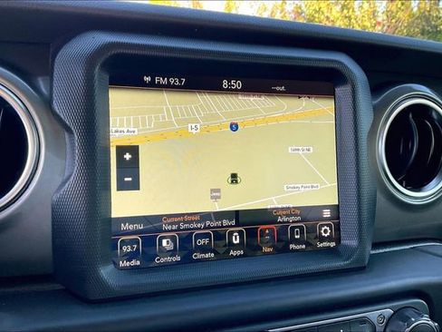 Used 2023 Jeep Wrangler Sahara image 32