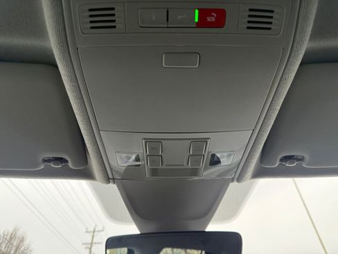 Used 2024 Volkswagen Tiguan Wolfsburg Edition image 18