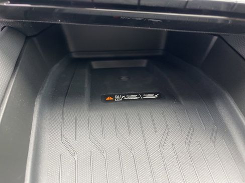 New 2025 Chevrolet Equinox EV RS image 30