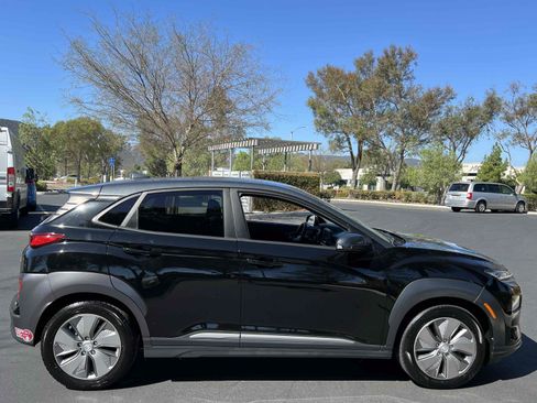 Used 2021 Hyundai Kona SEL w/ Cargo Package FWD image 18
