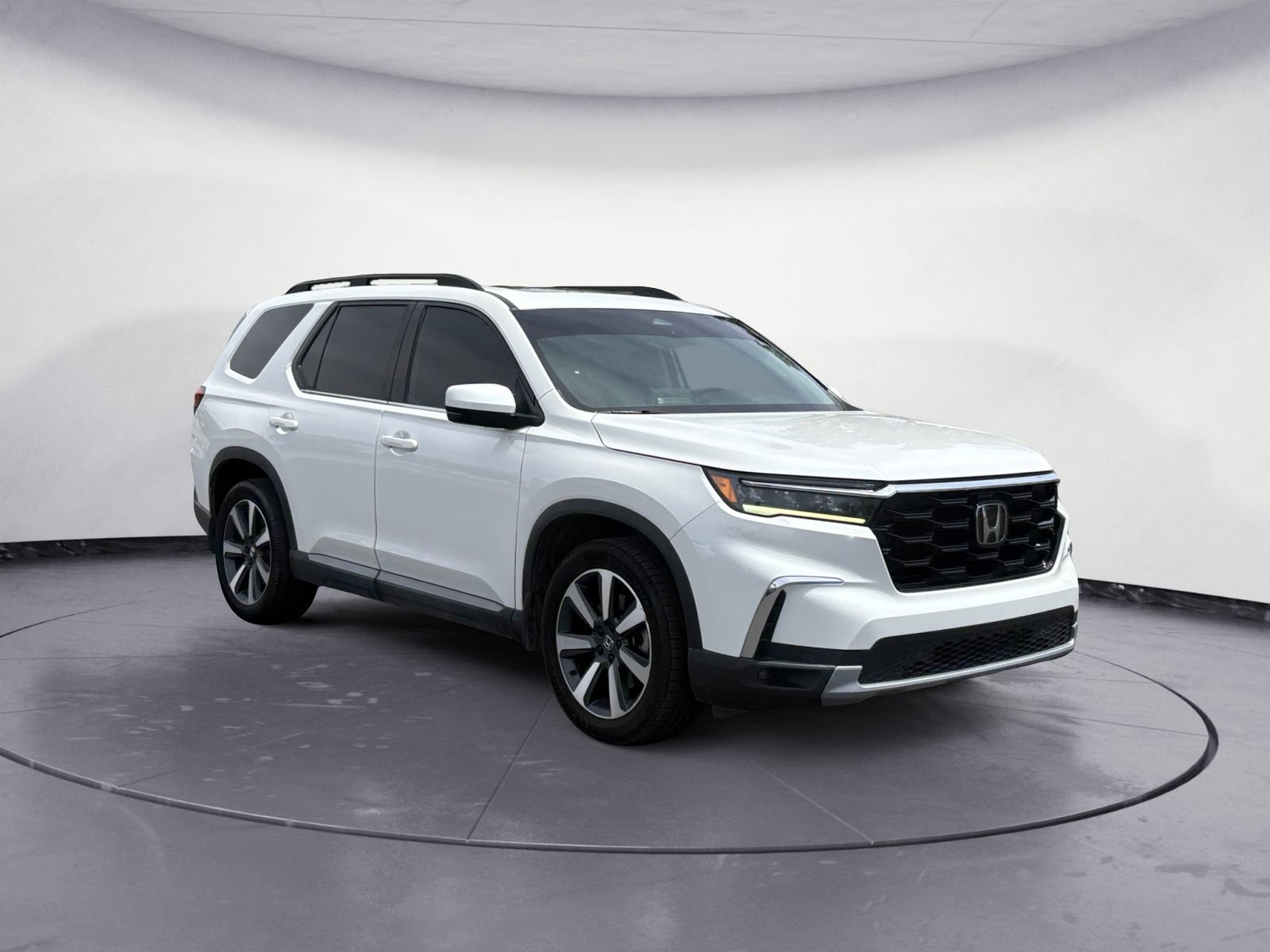 Used 2023 Honda Pilot Touring image 7