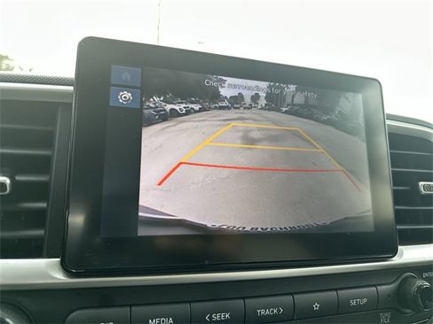 Used 2024 Hyundai Venue SEL image 25