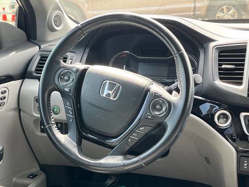 Used 2017 Honda Pilot Touring image 10