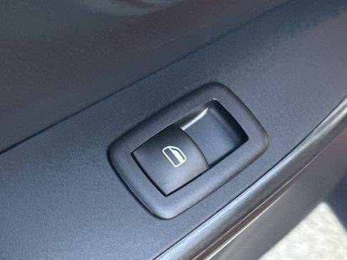 Used 2016 Jeep Cherokee Trailhawk w/ Comfort/Convenience Group AWD/4WD image 31