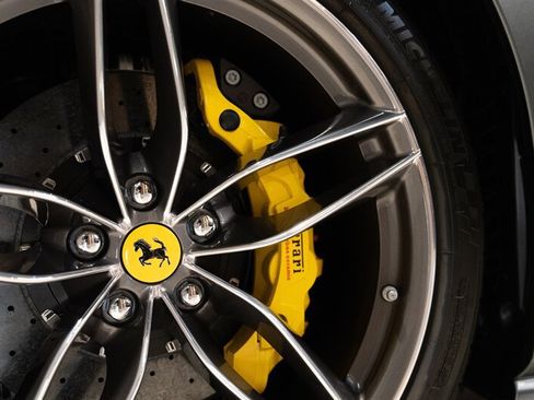 Used 2018 Ferrari 488 Spider RWD image 13