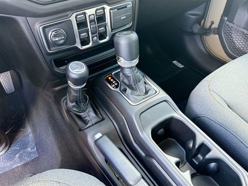 New 2026 Jeep Gladiator Sport image 16