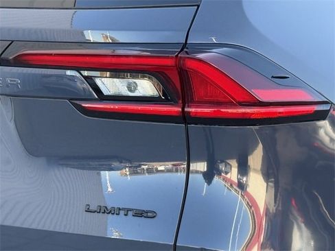 Used 2025 Toyota Grand Highlander AWD image 7